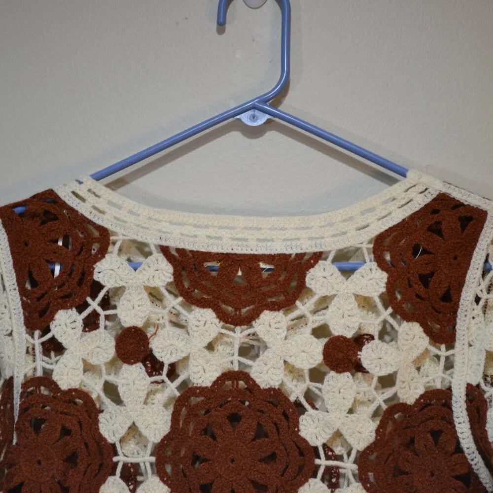 Rebellion Junior Two Tone Crochet Knit Long Bell Sleeve Womens M Cropped Top